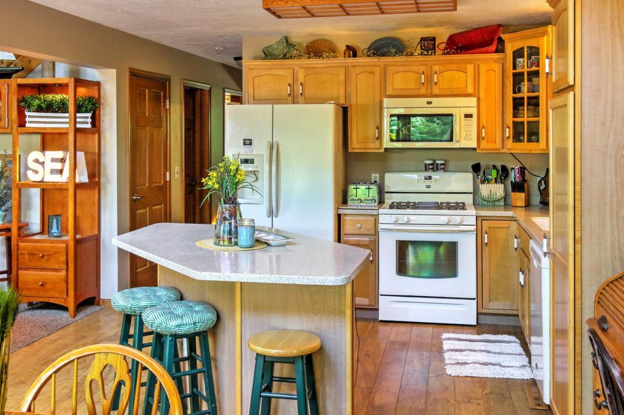 Roomy House On 2 Acres - 2 Mi To Egg Harbor Beach! Εξωτερικό φωτογραφία